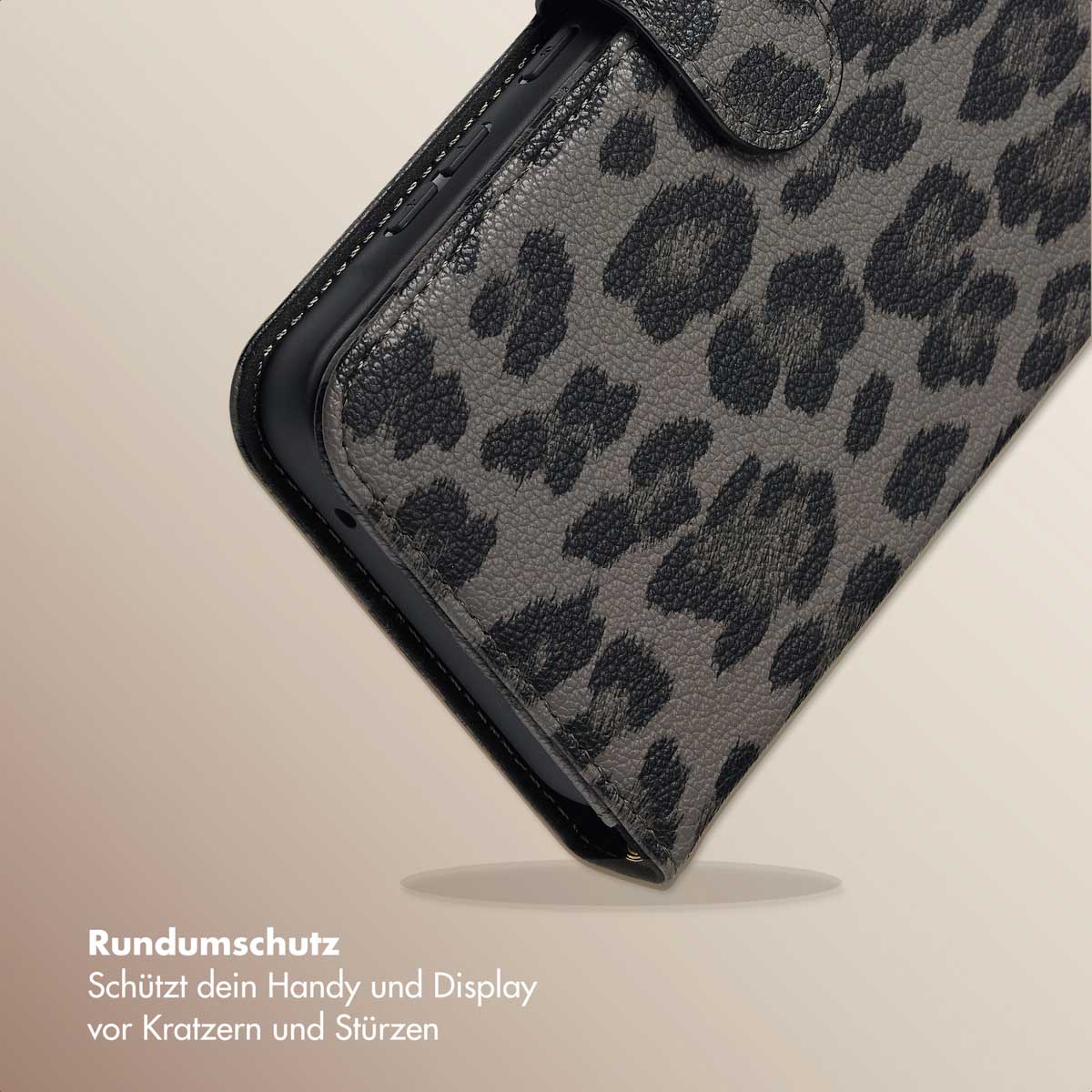 Selencia Sabi Klapphülle mit Leopardenmuster für das Samsung Galaxy A35 - Midnight Black