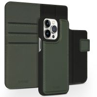 Accezz Premium Leather 2 in 1 Klapphülle für das iPhone 13 Pro - Grün