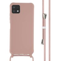 iMoshion Silikonhülle mit Band für das Samsung Galaxy A22 (5G) - Sand Pink