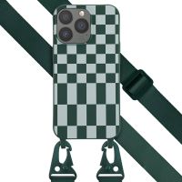 Selencia Silikonhülle design mit abnehmbarem Band für das iPhone 13 Pro - Irregular Check Green