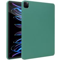 Accezz Liquid Silicone Back Cover mit Stifthalter für das iPad Pro 12.9 (2020 - 2022) - Dunkelgrün