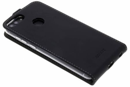Accezz Schwarzer Flip Case für das Huawei P Smart