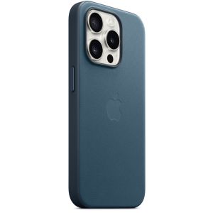 Apple FineWoven Back Cover MagSafe für das iPhone 15 Pro - Pacific Blue