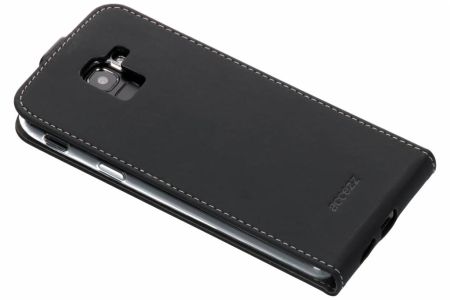 Accezz Flip Case Schwarz für das Samsung Galaxy J6