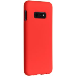Accezz Liquid Silikoncase Rot für das Samsung Galaxy S10e
