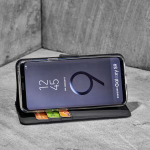 Accezz Wallet TPU Klapphülle Schwarz für das Samsung Galaxy M30s / M21