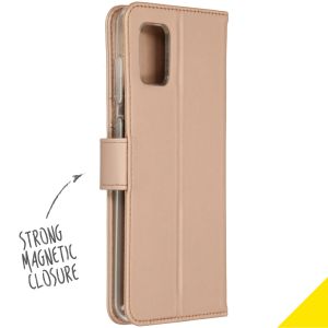 Accezz Wallet TPU Klapphülle für das Samsung Galaxy A31 - Gold