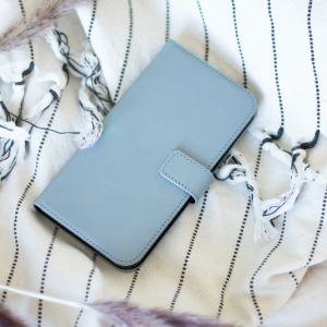 Selencia Echtleder Klapphülle für das iPhone 12 Mini - Hellblau