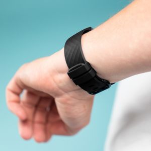 iMoshion Silikonband für die Fitbit Charge 3 / 4 - Schwarz