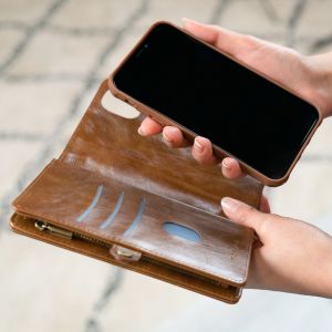 iMoshion 2-1 Wallet Klapphülle Braun iPhone SE (2022 / 2020) / 8 / 7 / 6(s)