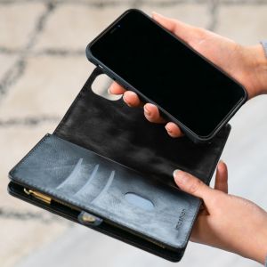 iMoshion 2-1 Wallet Klapphülle iPhone 12 (Pro) - Schwarz