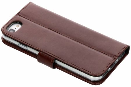 Valenta Klapphülle Leather Braun iPhone SE (2022 / 2020) / 8 / 7 / 6(s)