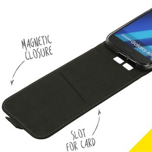 Accezz Schwarzer Flip Case für das Samsung Galaxy A5 (2017)