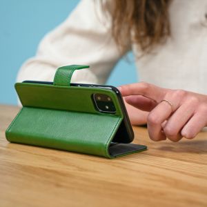 iMoshion Luxuriöse Klapphülle Grün OnePlus 8