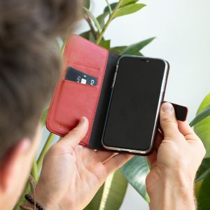 Selencia Echtleder Klapphülle für das Motorola Moto G6 Plus - Rot