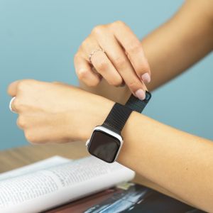 iMoshion Milanese Watch Armband Fitbit Versa 4 / 3 / Sense (2) - Schwarz