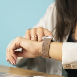iMoshion Milanese Watch Armband Fitbit Versa 4 / 3 / Sense (2) - Rosa
