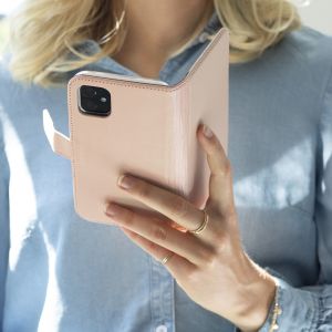 Selencia Echtleder Klapphülle für das Samsung Galaxy S21 - Rosa
