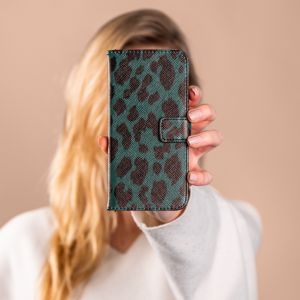 iMoshion Design TPU Klapphülle iPhone 12 (Pro) - Green Leopard