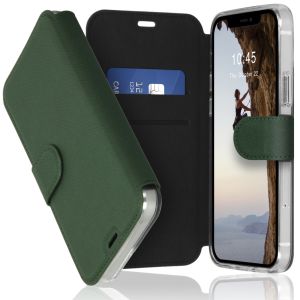 Accezz Xtreme Wallet Klapphülle für das iPhone 12 (Pro) - Dunkelgrün