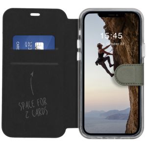 Accezz Xtreme Wallet Klapphülle für das iPhone 12 (Pro) - Hellgrün