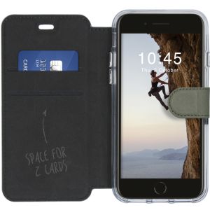 Accezz Xtreme Wallet Klapphülle für das iPhone SE (2022 / 2020) / 8 / 7 - Hellgrün