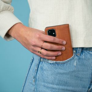 iMoshion Luxuriöse Klapphülle OnePlus 9 - Braun