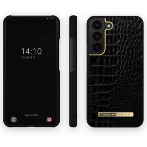 iDeal of Sweden Atelier Backcover für das Samsung Galaxy S22 - Neo Noir Croco