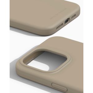 iDeal of Sweden Silikon Case für das iPhone 15 Pro Max - Beige