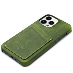 Wachikopa Full Wrap C.C. Back Cover mit 2 Kartenhaltern für das iPhone 13 Pro - Forest Green