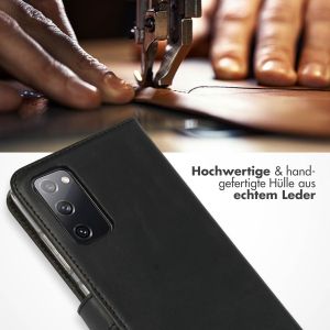 Selencia Echtleder Klapphülle für das Samsung Galaxy S20 FE - Schwarz