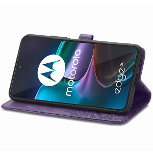 iMoshion Mandala Klapphülle für das Motorola Edge 30 - Violett