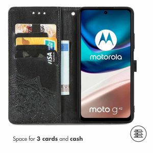 iMoshion Mandala Klapphülle für das Motorola Moto G42 - Schwarz