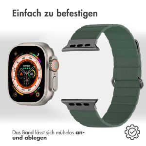 iMoshion Magnetlederarmband für das Apple Watch Series 1-9 / SE / Ultra (2) - 42/44/45/49 mm - Grün