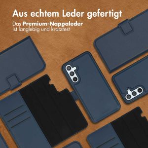 Accezz Premium Leather 2 in 1 Klapphülle für das Samsung Galaxy A54 (4G) - Dunkelblau