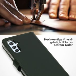 Selencia Echtleder Klapphülle für das Samsung Galaxy A54 (5G) - Grün