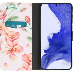iMoshion Design TPU Klapphülle für das Samsung Galaxy S23 Plus - Blossom Watercolor