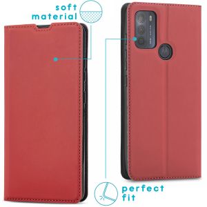 iMoshion Slim Folio Klapphülle für das Motorola Moto G50 - Rot