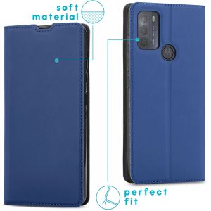 iMoshion Slim Folio Klapphülle für das Motorola Moto G50 - Blau
