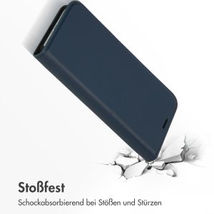 Accezz Premium Leather Slim Klapphülle für das iPhone 12 (Pro) - Dunkelblau