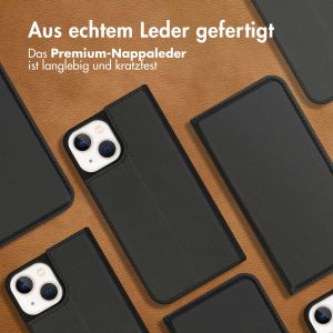 Accezz Premium Leather Slim Klapphülle für das iPhone 13 Mini - Schwarz
