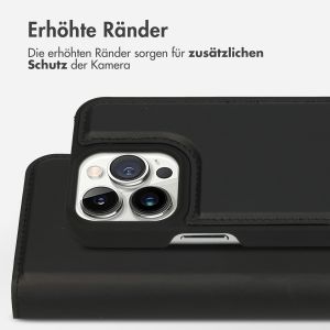 Accezz Premium Leather 2 in 1 Klapphülle für das iPhone 13 Pro - Schwarz