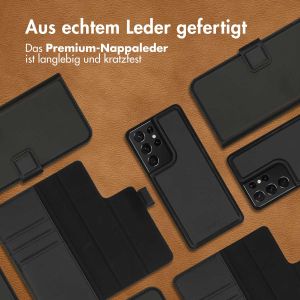 Accezz Premium Leather 2 in 1 Klapphülle für das Samsung Galaxy S21 Ultra - Schwarz