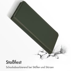 Accezz Premium Leather Slim Klapphülle für das Samsung Galaxy S21 FE - Grün