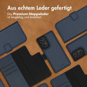 Accezz Premium Leather 2 in 1 Klapphülle für das Samsung Galaxy A53 - Dunkelblau