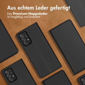 Accezz Premium Leather Slim Klapphülle für das Samsung Galaxy A52(s) (5G/4G) - Schwarz