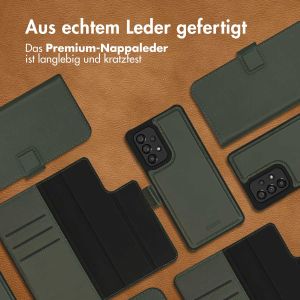 Accezz Premium Leather 2 in 1 Klapphülle für das Samsung Galaxy A52(s) (5G/4G) - Grün