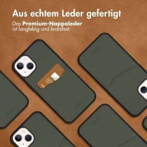 Accezz Premium Leather Card Slot Back Cover für das iPhone 13 - Grün