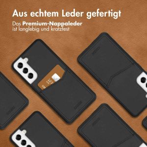 Accezz Premium Leather Card Slot Back Cover für das Samsung Galaxy S21 FE - Schwarz