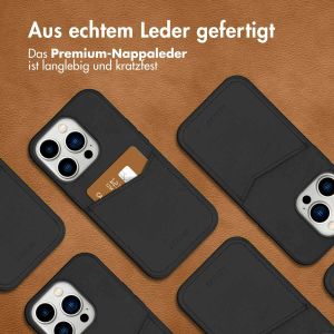 Accezz Premium Leather Card Slot Back Cover für das iPhone 14 Pro - Schwarz